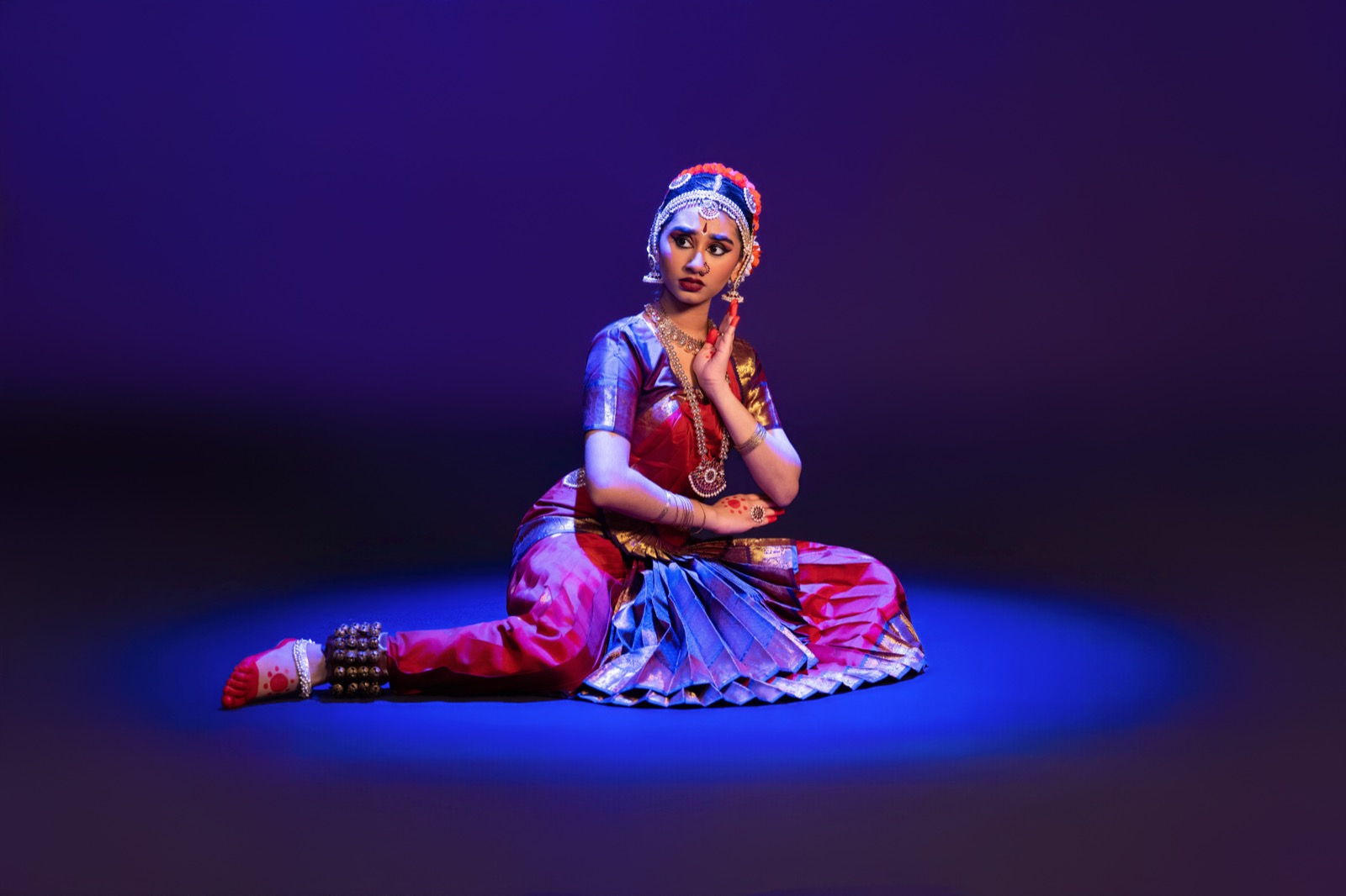 Ahana Baderdinni performing Idene Sakhi Javali